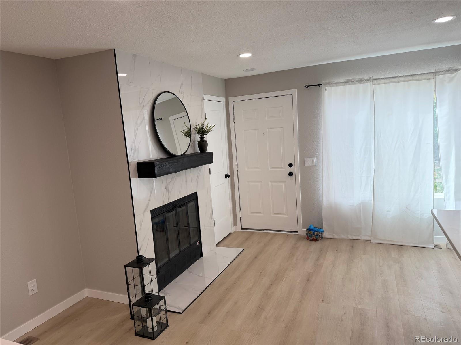 MLS Image #3 for 5250 s huron way,littleton, Colorado