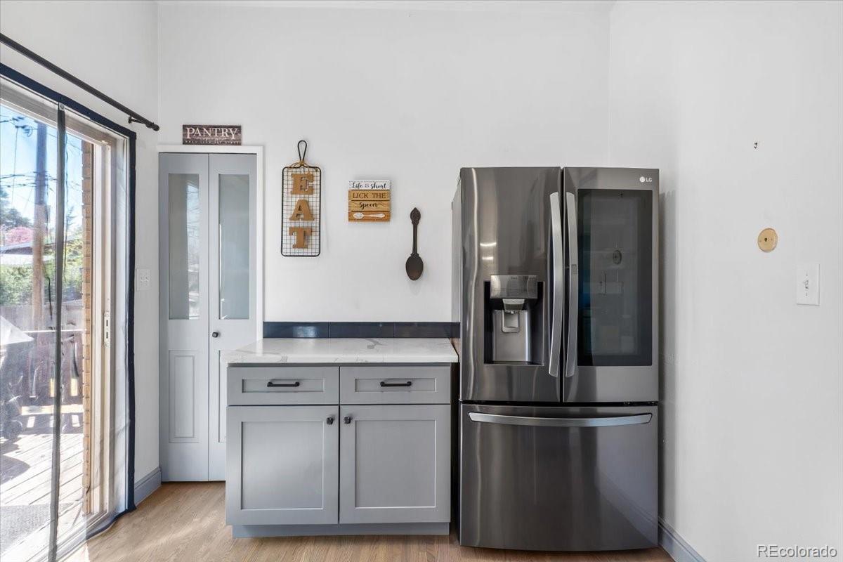 MLS Image #11 for 1800 s monaco parkway,denver, Colorado