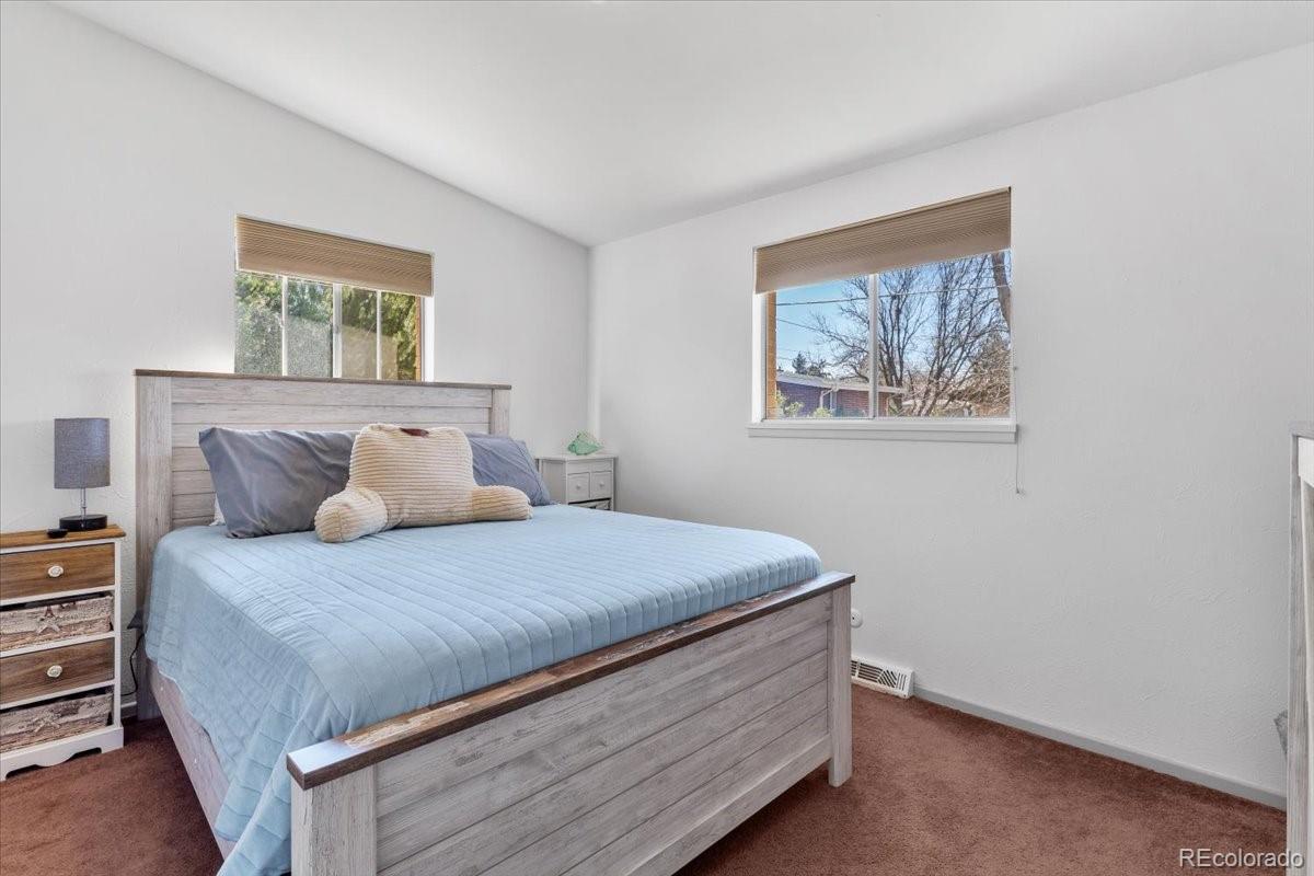 MLS Image #12 for 1800 s monaco parkway,denver, Colorado