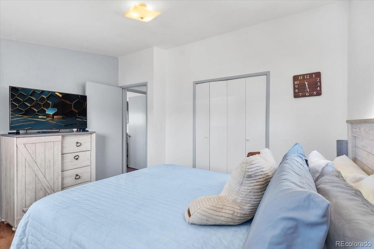 MLS Image #13 for 1800 s monaco parkway,denver, Colorado