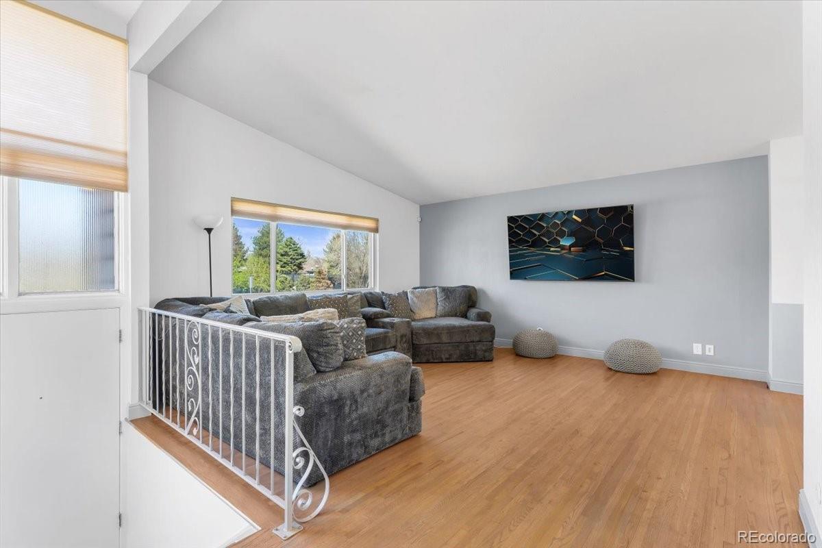 MLS Image #17 for 1800 s monaco parkway,denver, Colorado