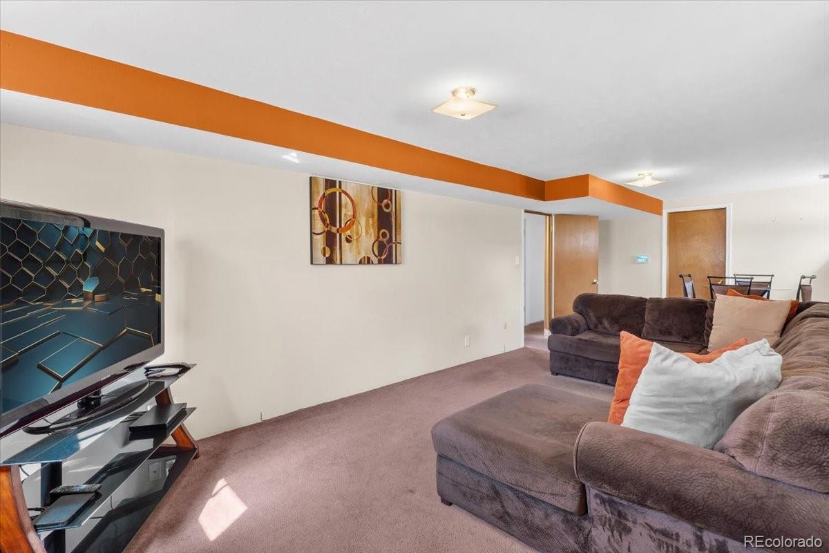 MLS Image #19 for 1800 s monaco parkway,denver, Colorado
