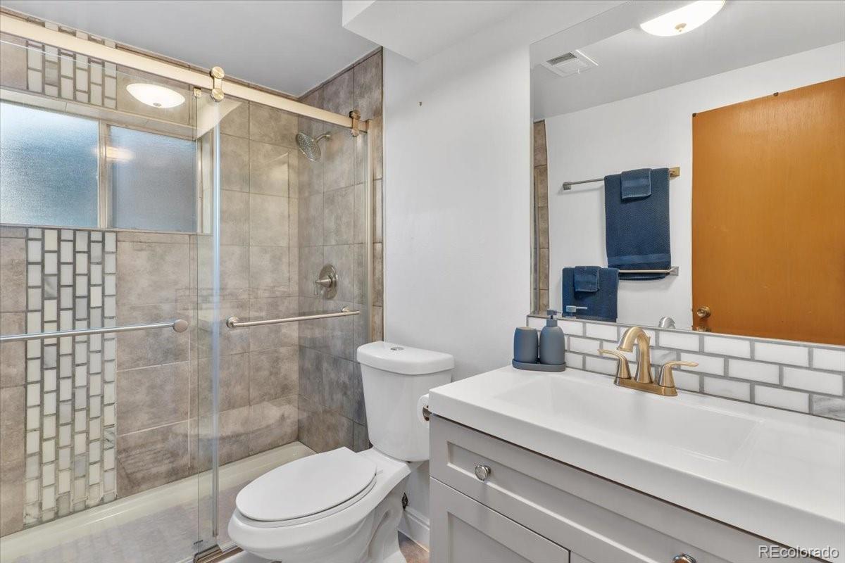 MLS Image #22 for 1800 s monaco parkway,denver, Colorado