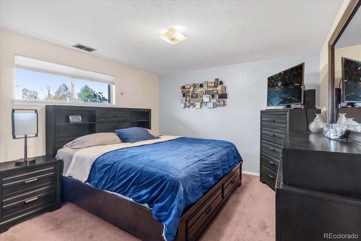MLS Image #23 for 1800 s monaco parkway,denver, Colorado