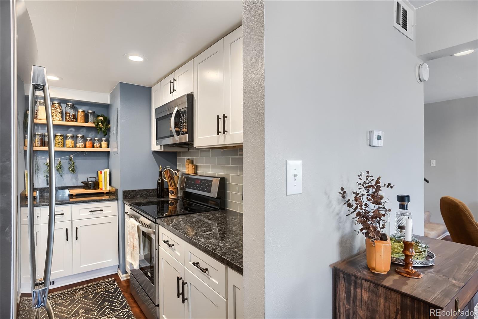 MLS Image #10 for 6735 e arizona avenue,denver, Colorado