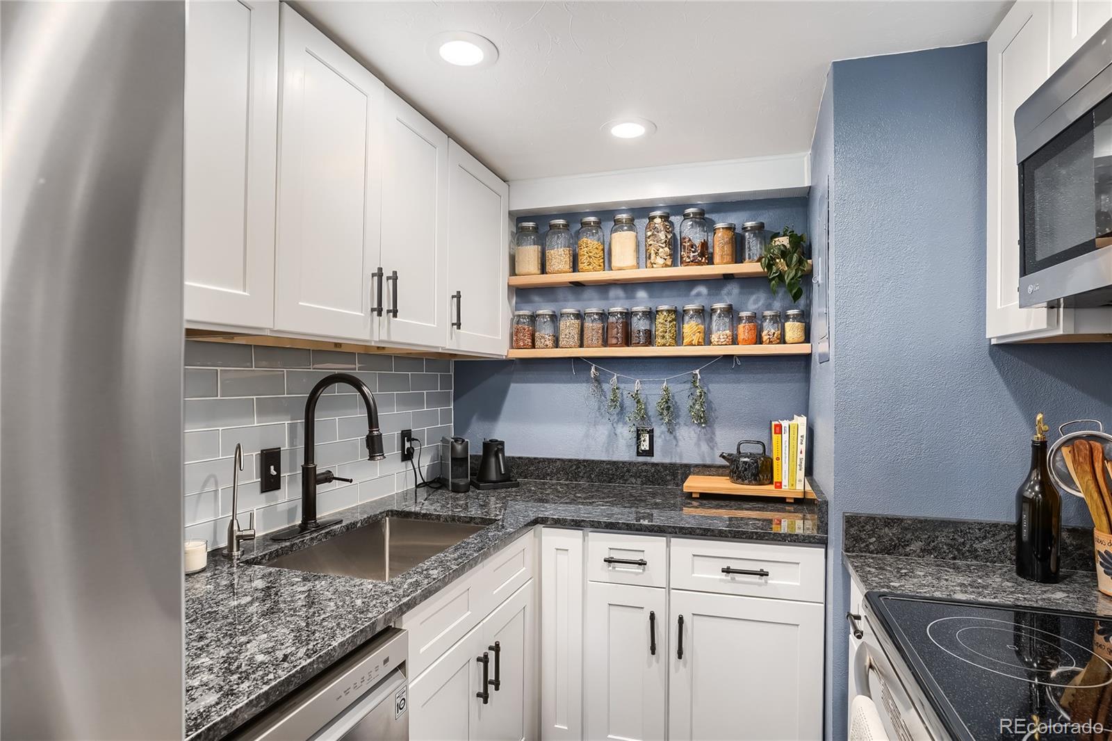 MLS Image #11 for 6735 e arizona avenue,denver, Colorado