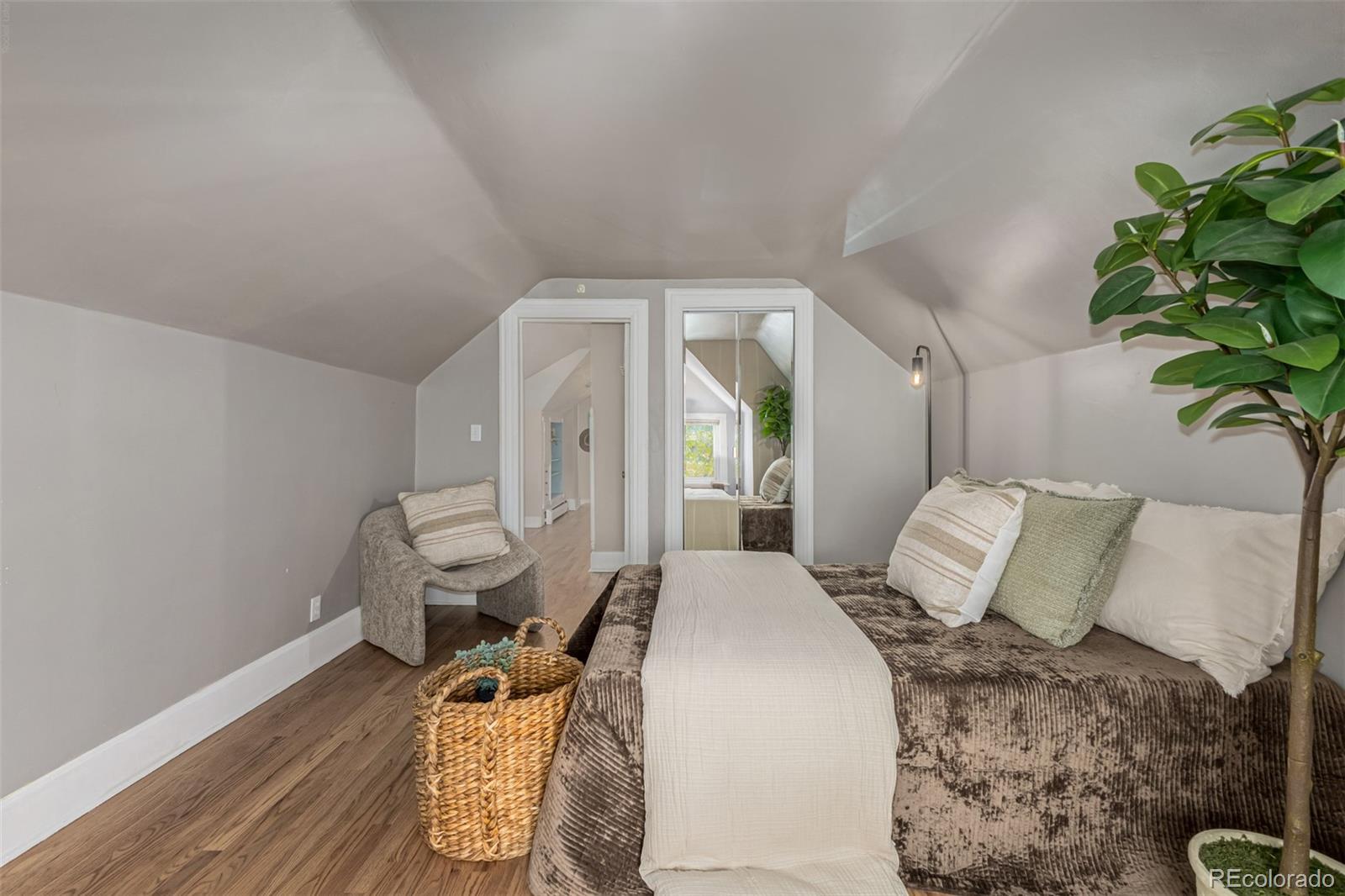 MLS Image #13 for 1130 n lafayette street,denver, Colorado