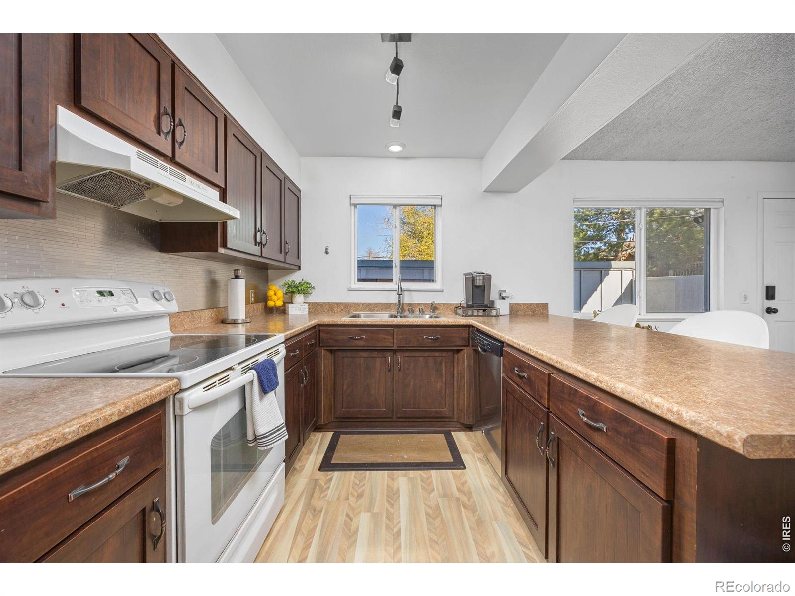 MLS Image #11 for 548  vance street,lakewood, Colorado
