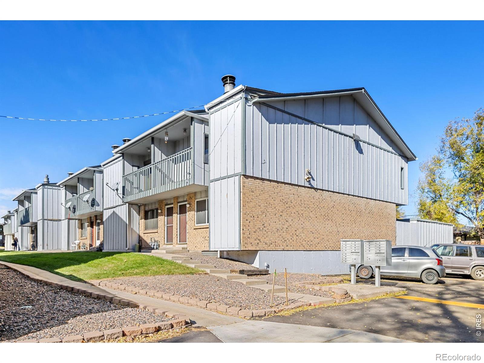 MLS Image #2 for 548  vance street,lakewood, Colorado