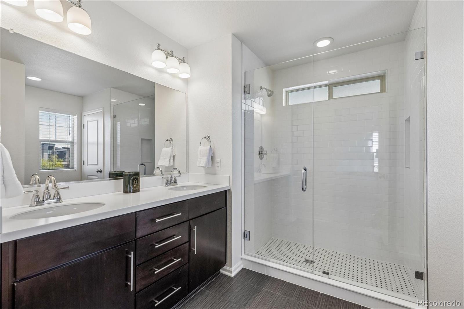 MLS Image #22 for 8448 e 49th place,denver, Colorado