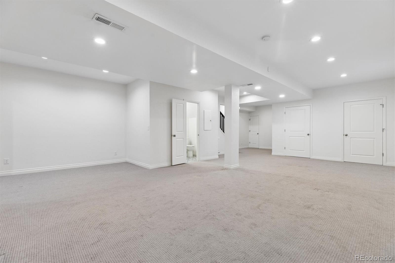 MLS Image #26 for 8448 e 49th place,denver, Colorado