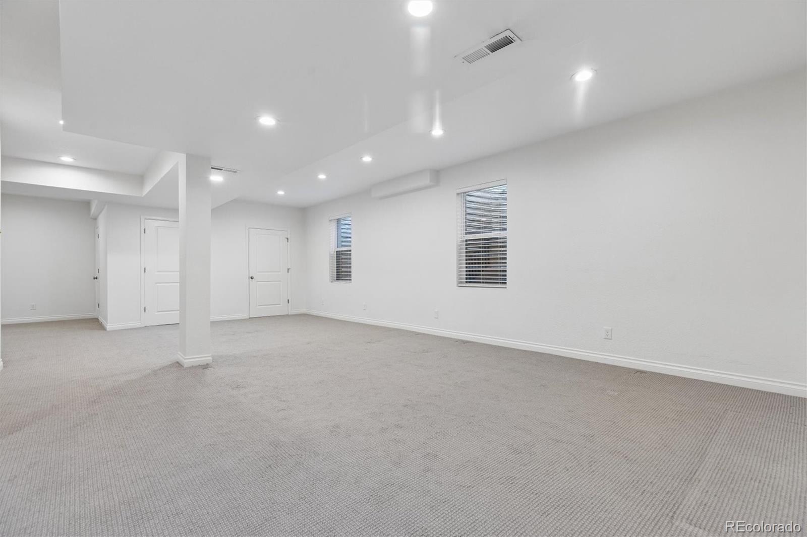 MLS Image #27 for 8448 e 49th place,denver, Colorado
