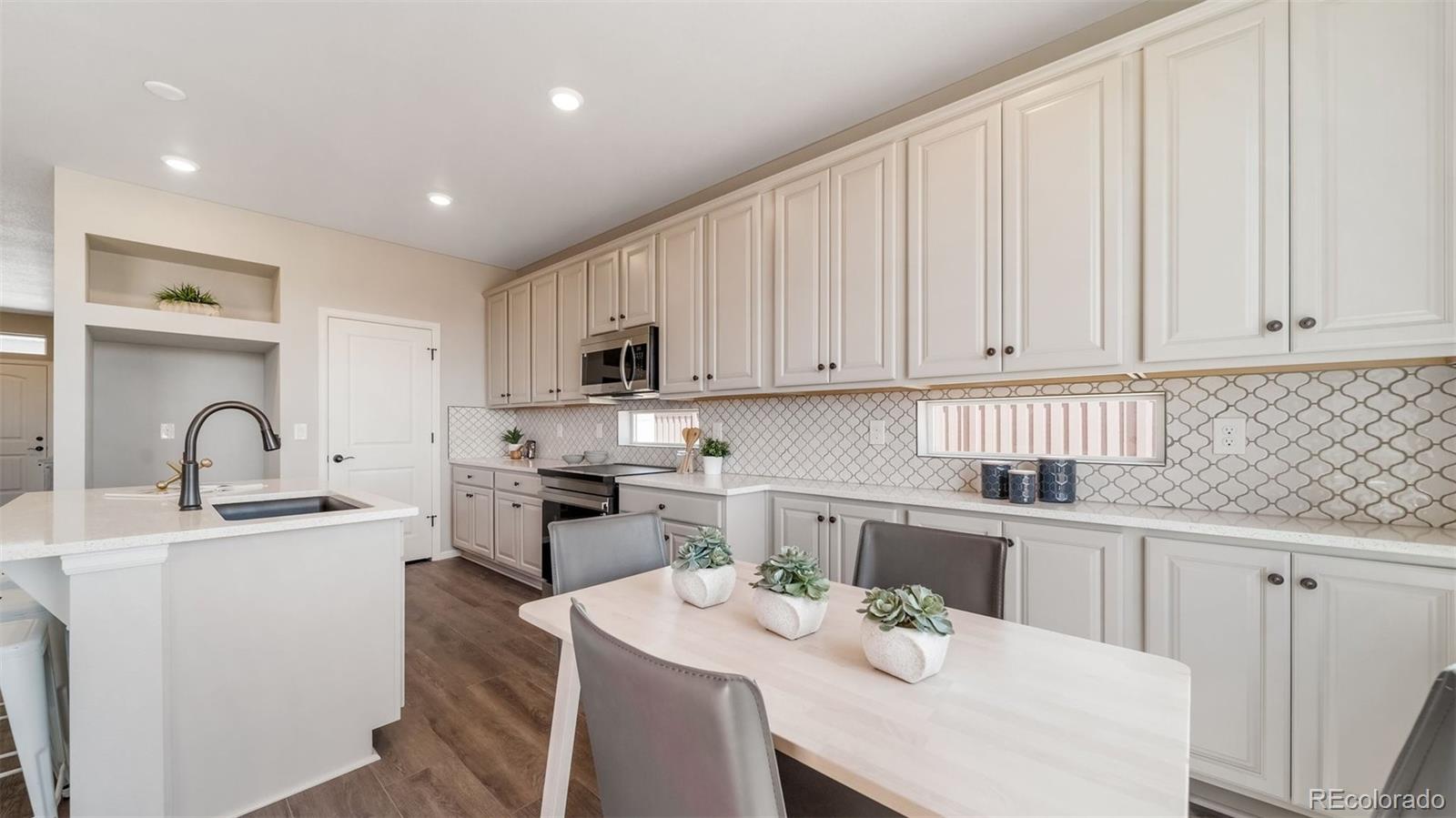 MLS Image #14 for 4934 n tempe street,aurora, Colorado