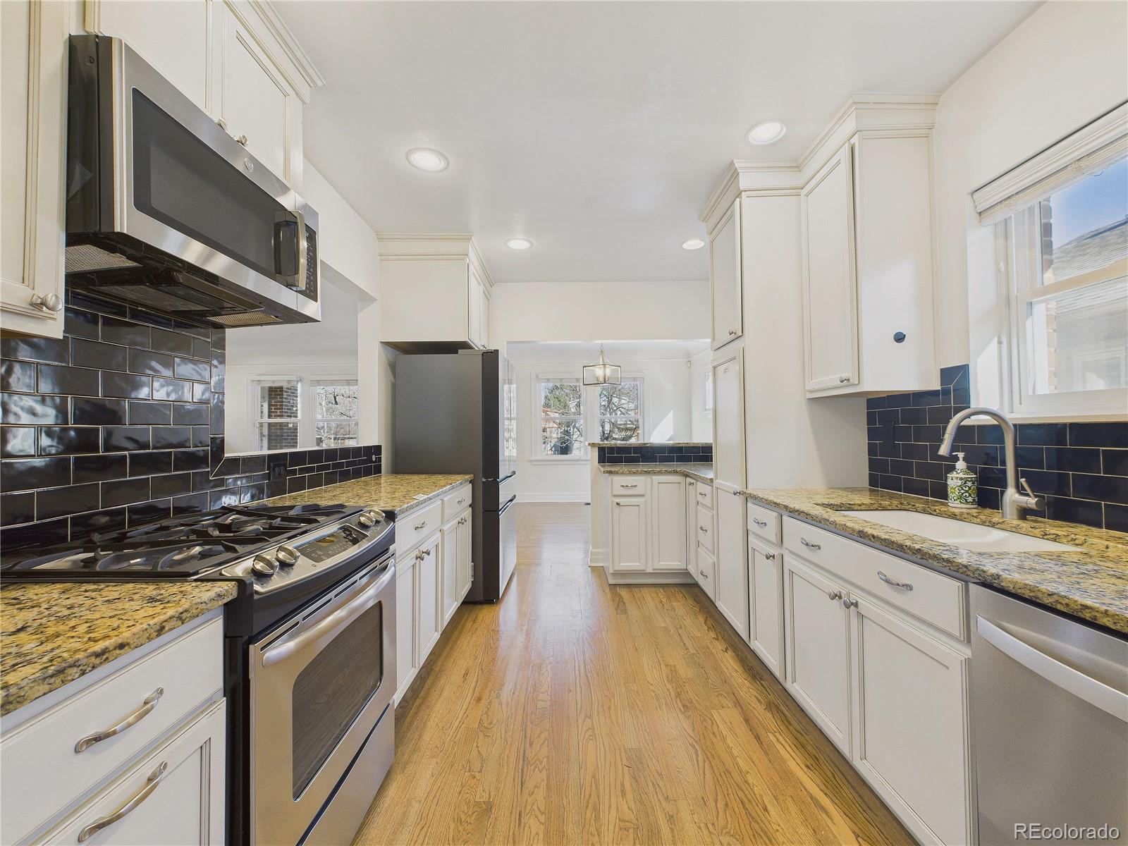 MLS Image #18 for 3334 w 37th avenue,denver, Colorado