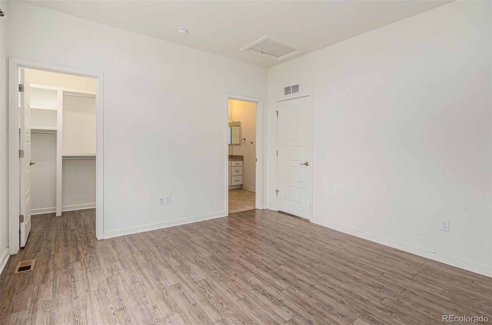 MLS Image #17 for 5038 n andes way,denver, Colorado