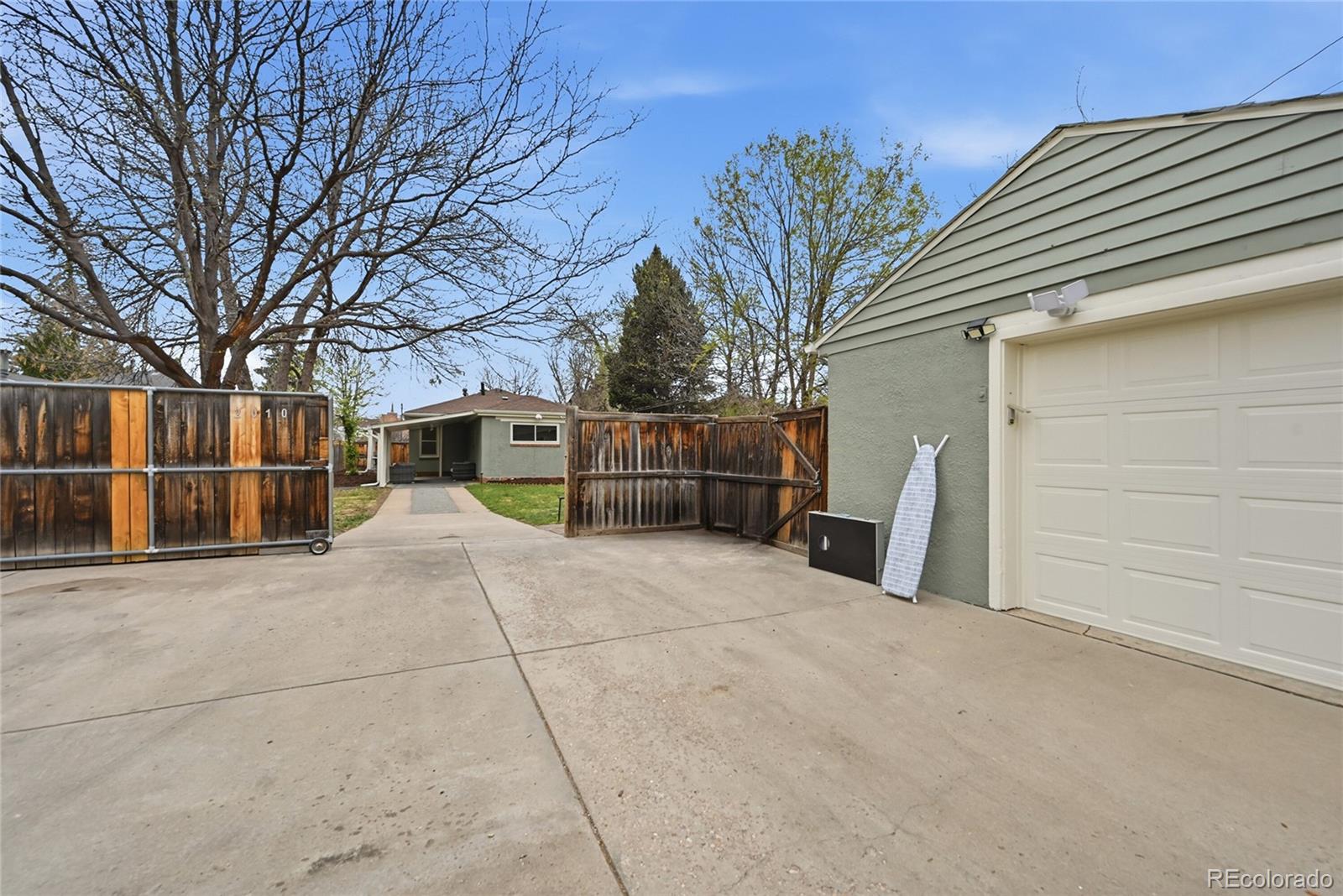 MLS Image #32 for 2010 s saint paul street,denver, Colorado
