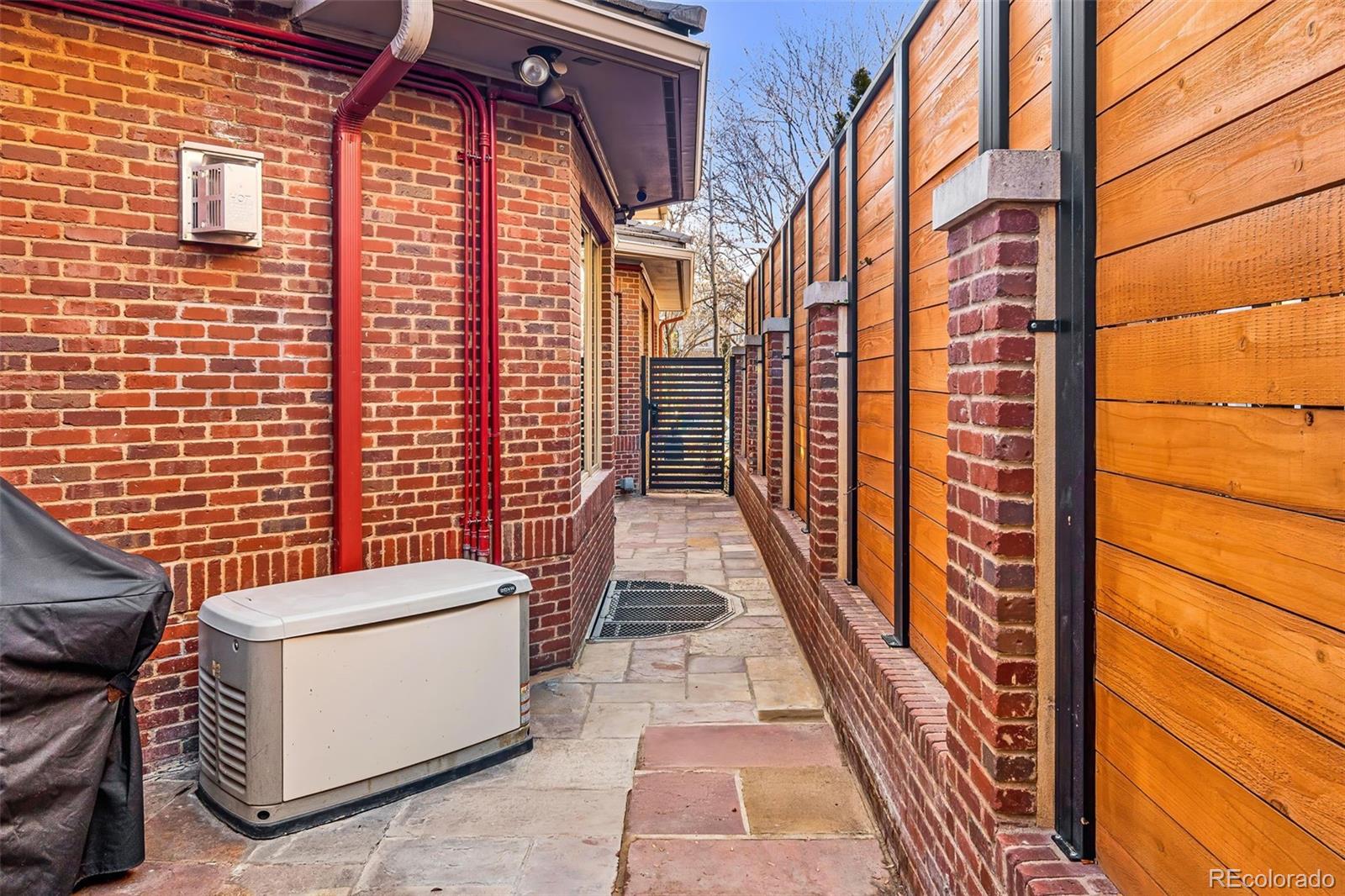 MLS Image #39 for 418  steele street,denver, Colorado