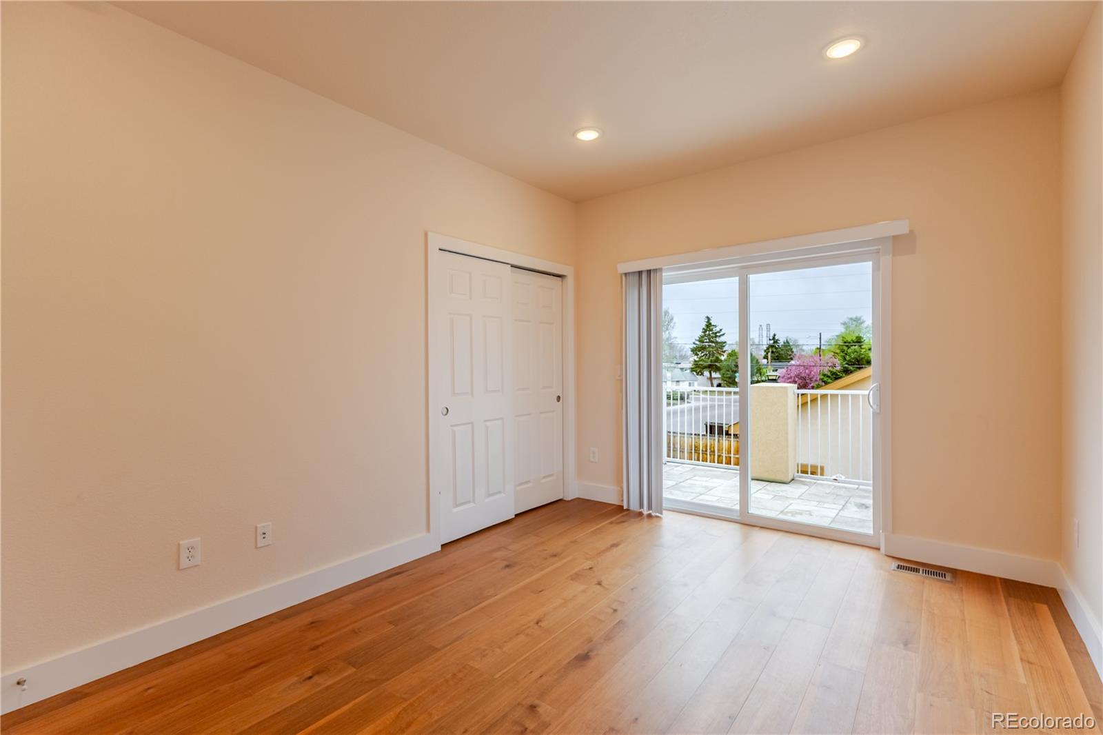 MLS Image #26 for 995 s locust street,denver, Colorado