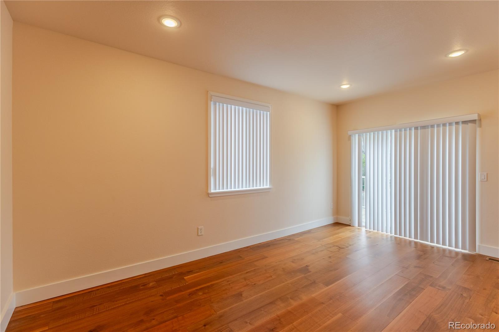 MLS Image #29 for 995 s locust street,denver, Colorado