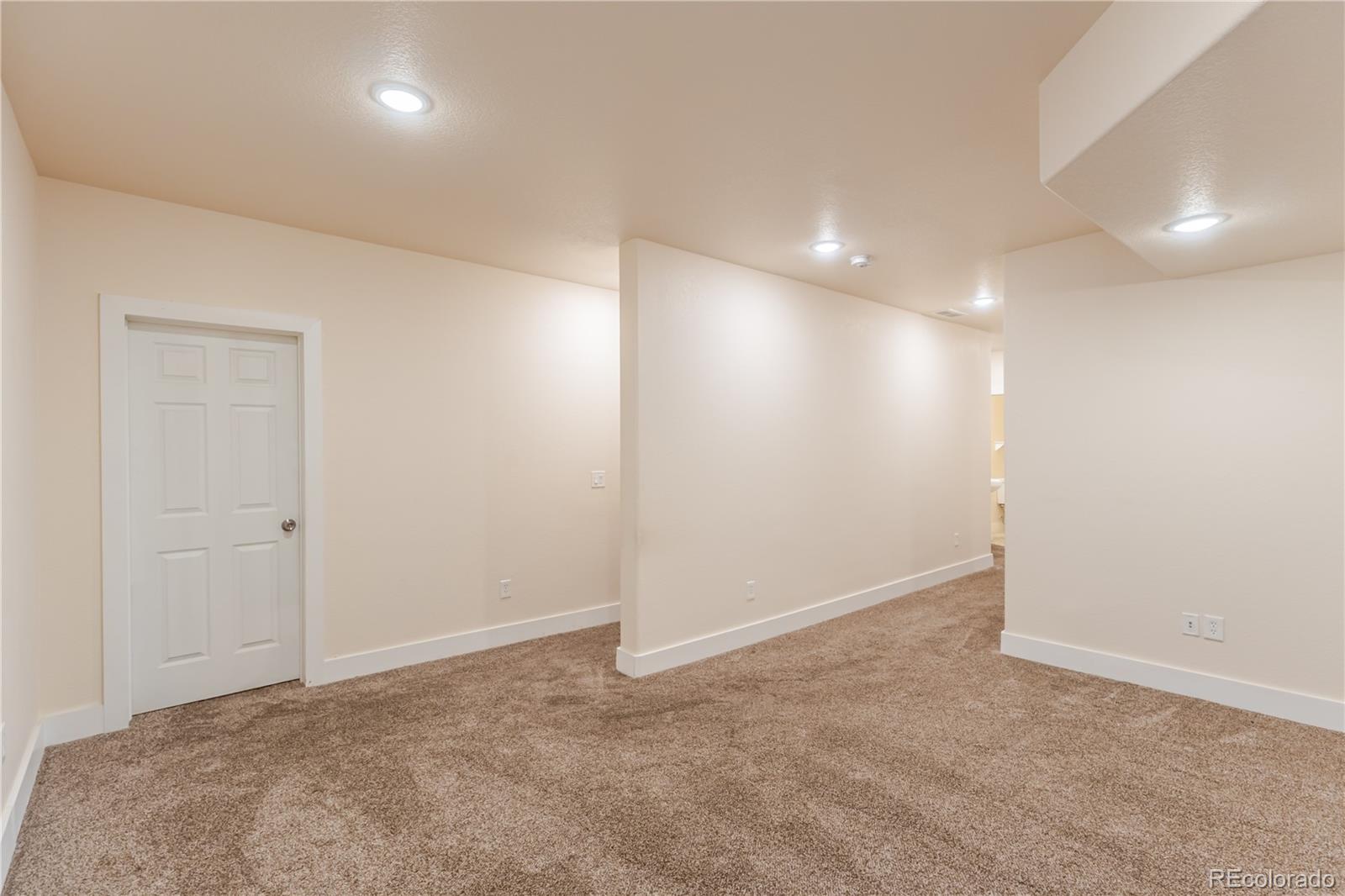MLS Image #33 for 995 s locust street,denver, Colorado