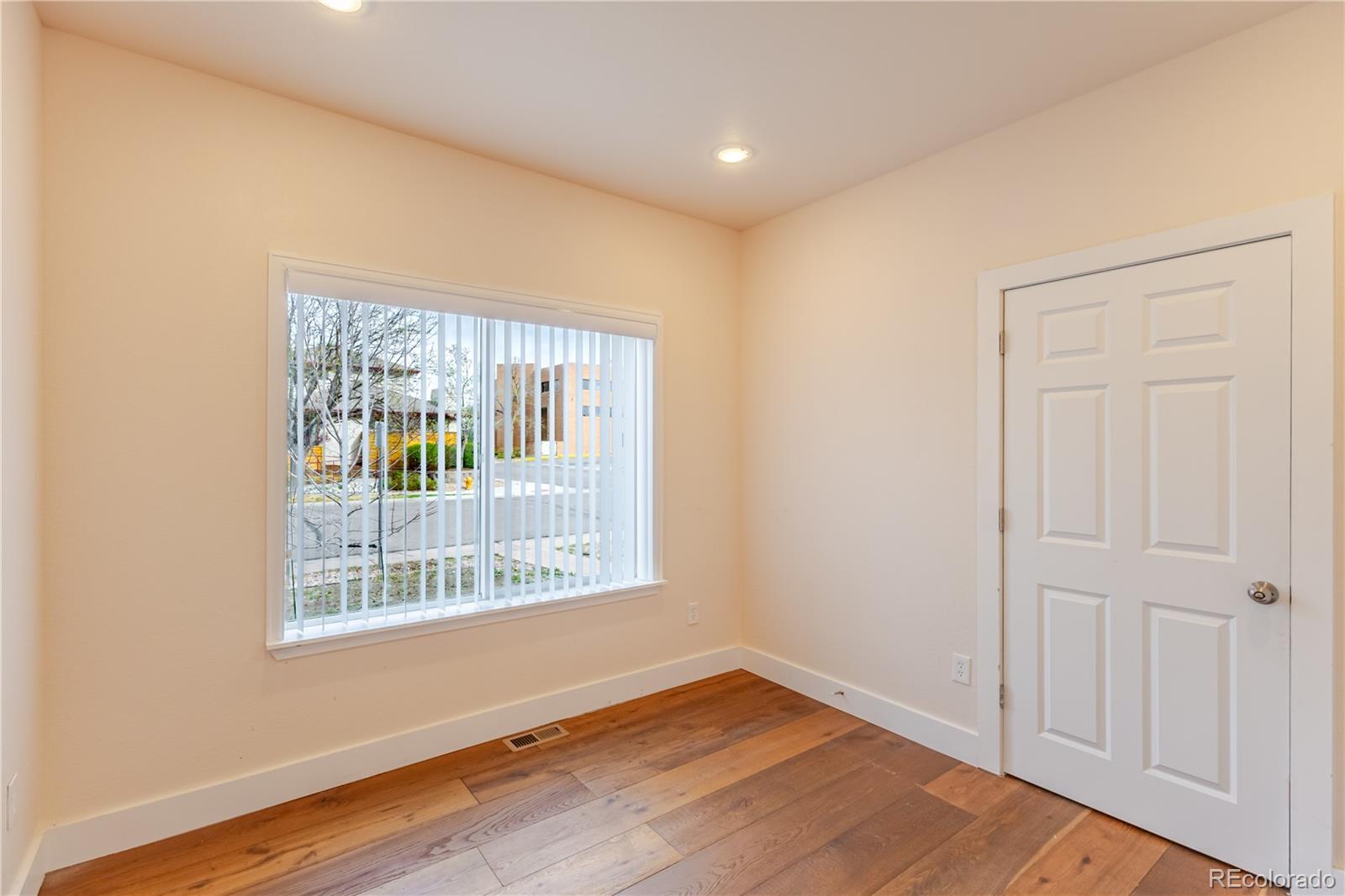 MLS Image #8 for 995 s locust street,denver, Colorado