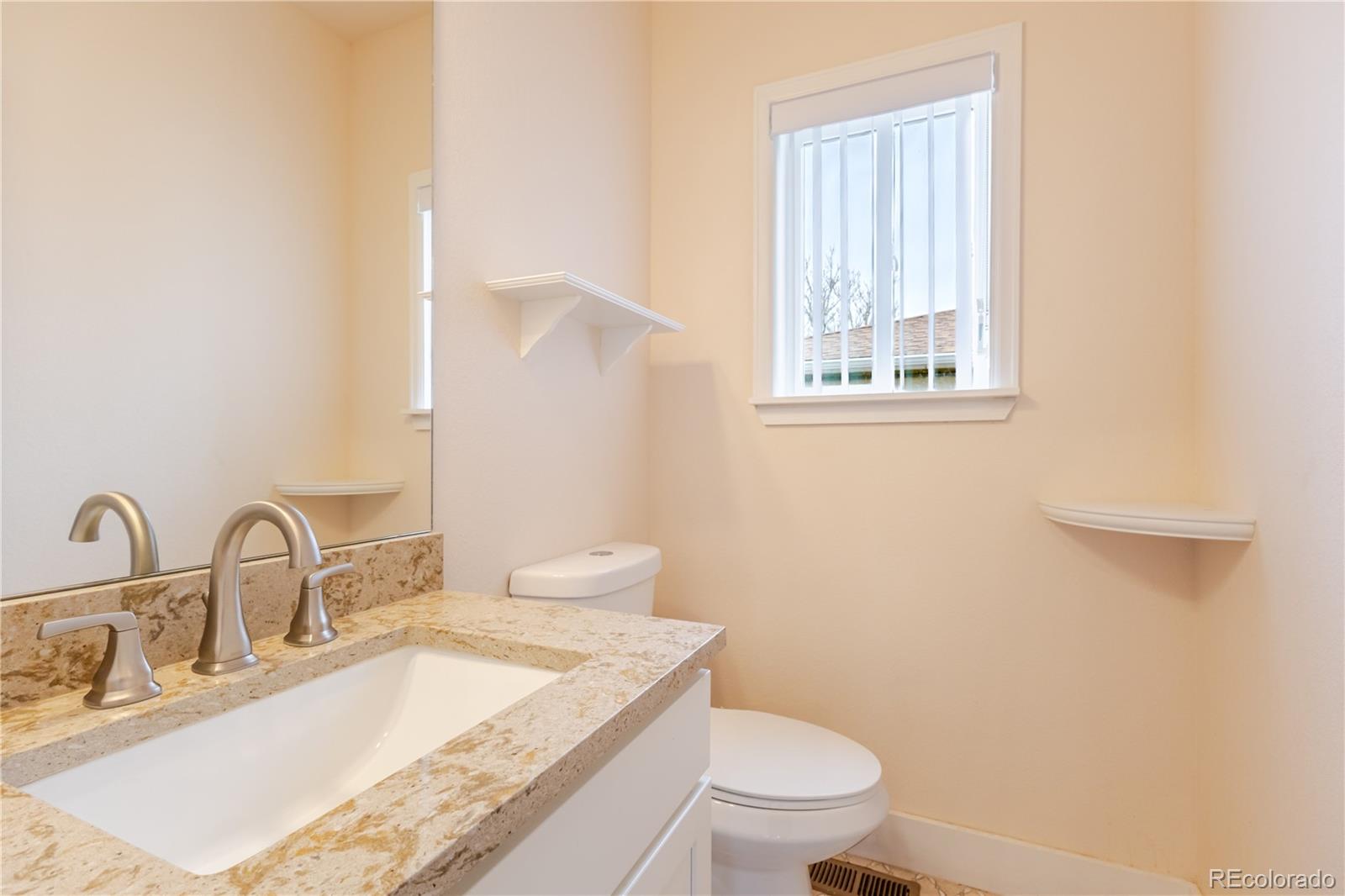 MLS Image #9 for 995 s locust street,denver, Colorado