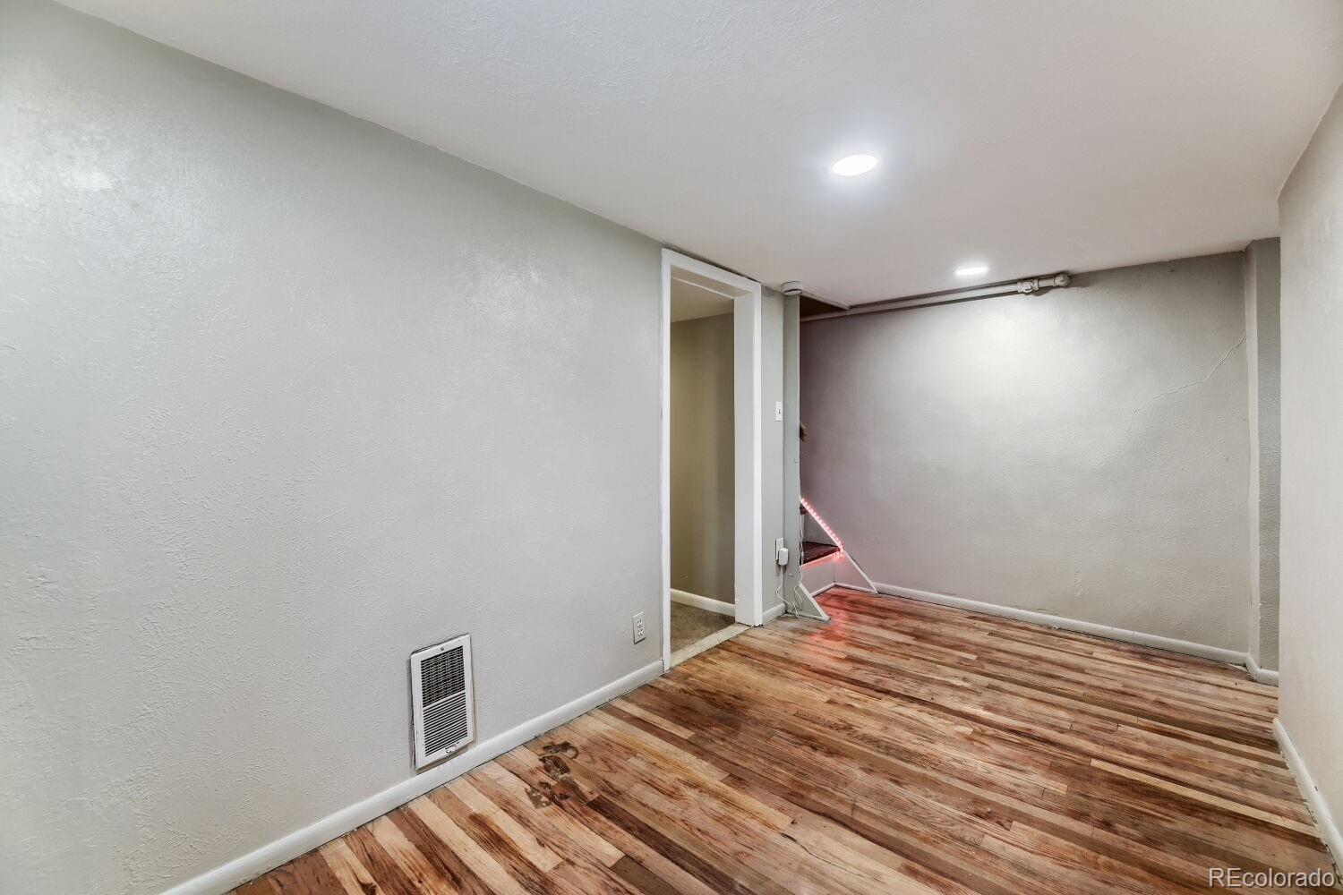 MLS Image #17 for 541-543  logan street,denver, Colorado