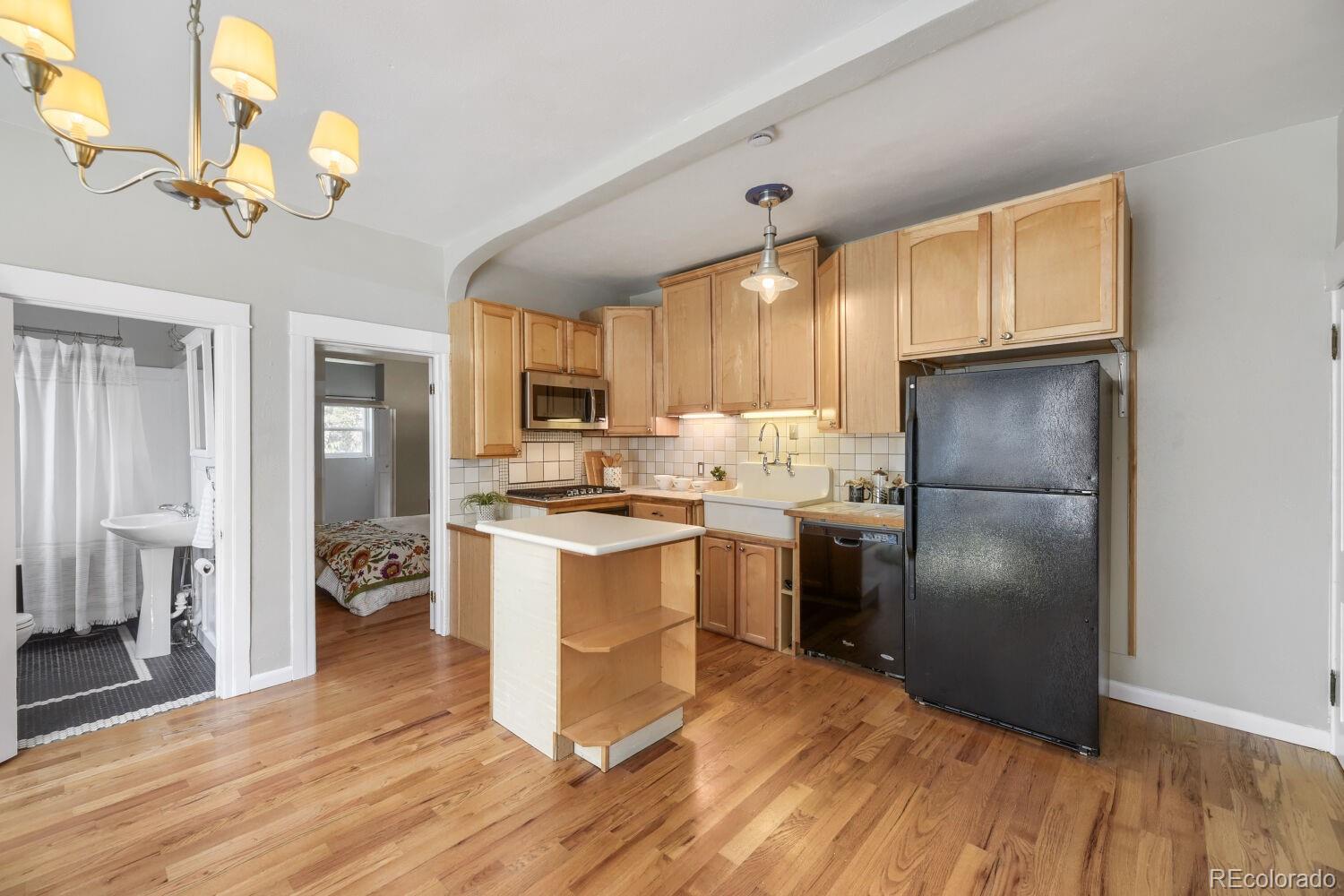 MLS Image #5 for 541-543  logan street,denver, Colorado