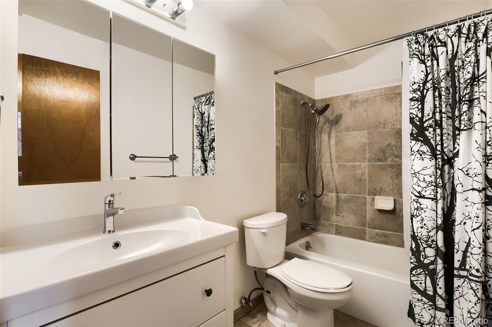 MLS Image #13 for 9155 e center avenue,denver, Colorado