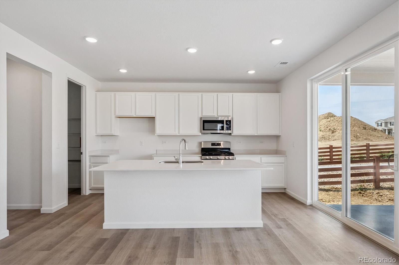 MLS Image #7 for 4639  sugar beet street,johnstown, Colorado