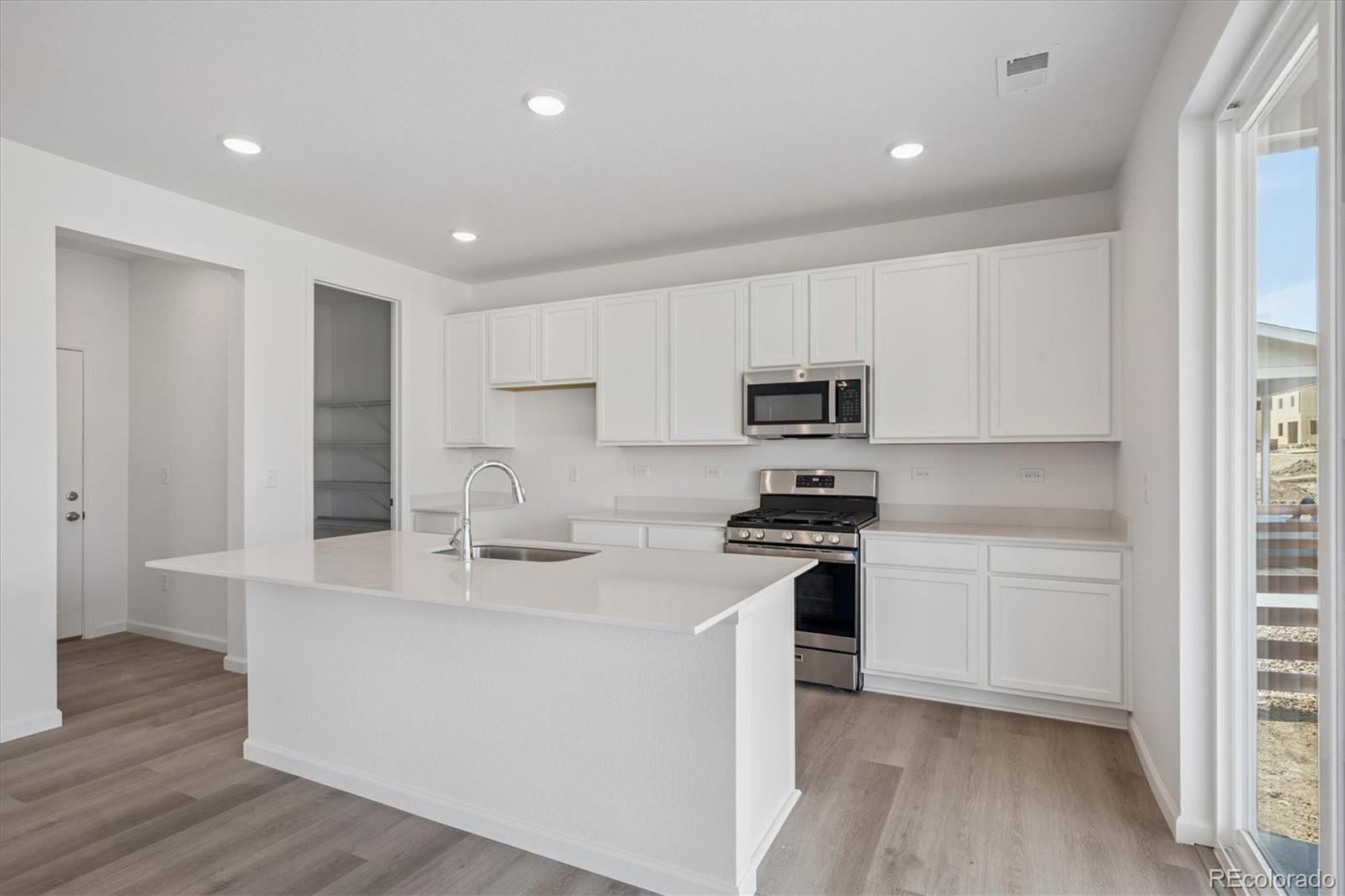MLS Image #8 for 4639  sugar beet street,johnstown, Colorado