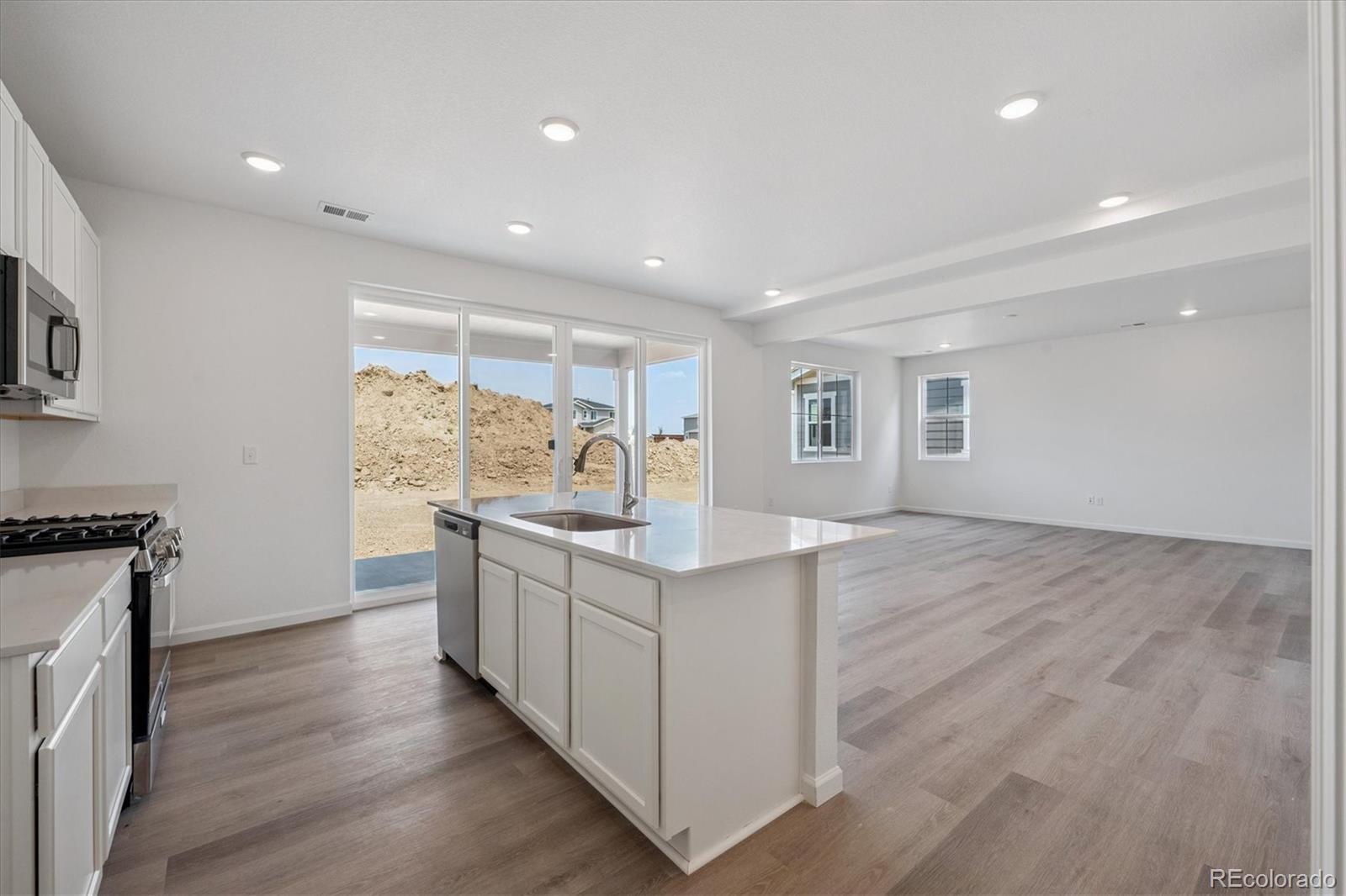 MLS Image #9 for 4639  sugar beet street,johnstown, Colorado