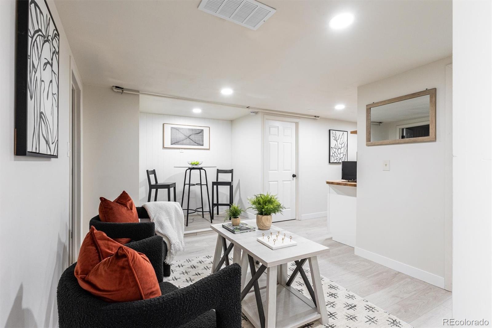 MLS Image #18 for 2960  poplar street,denver, Colorado