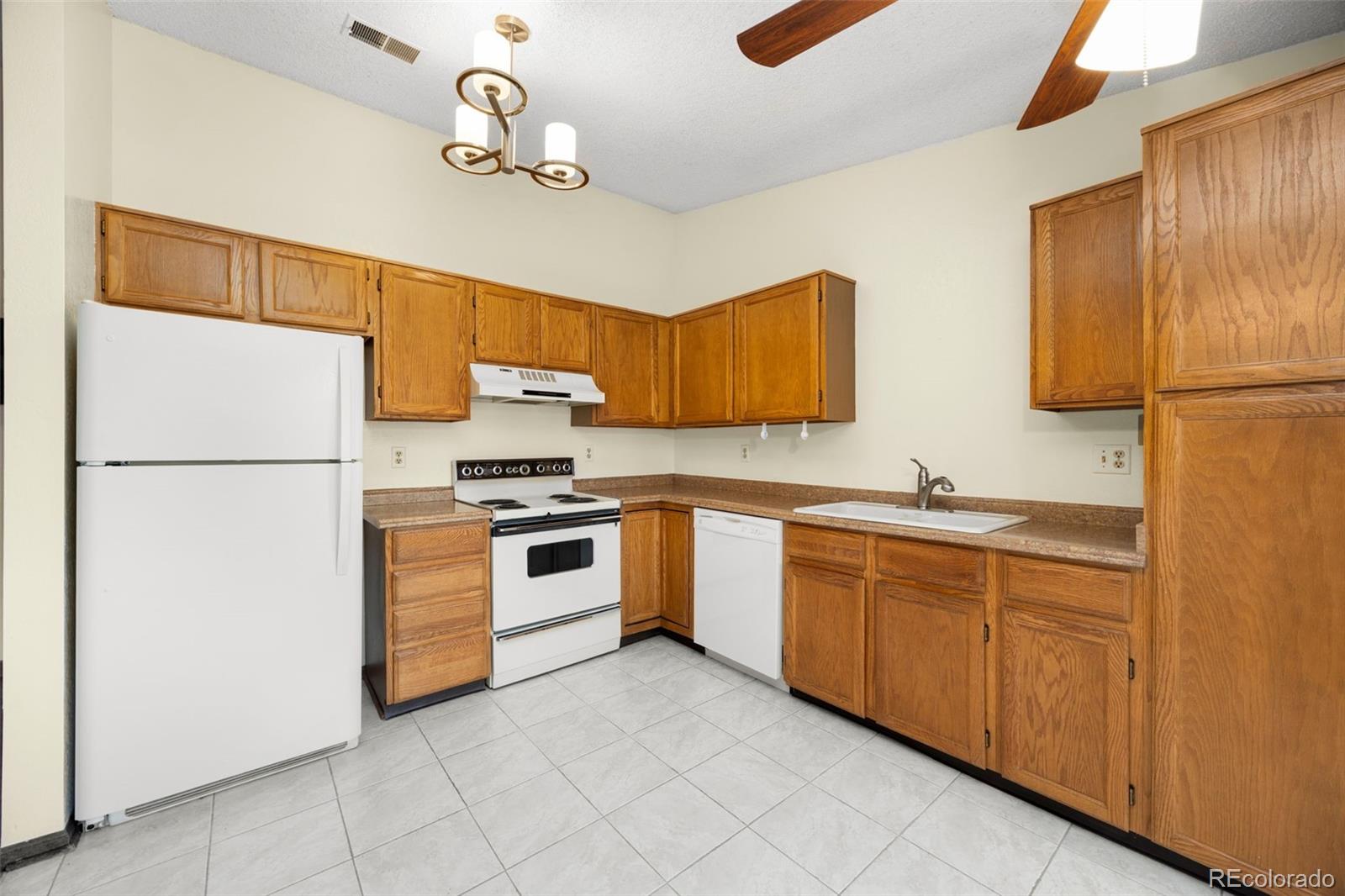 MLS Image #4 for 1075 s garrison street,lakewood, Colorado