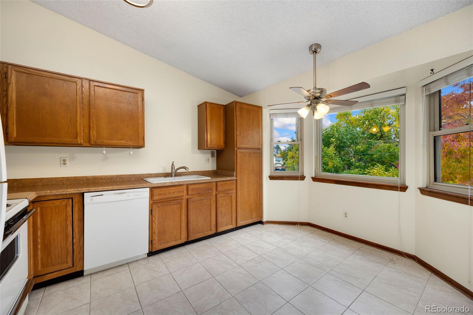 MLS Image #5 for 1075 s garrison street,lakewood, Colorado