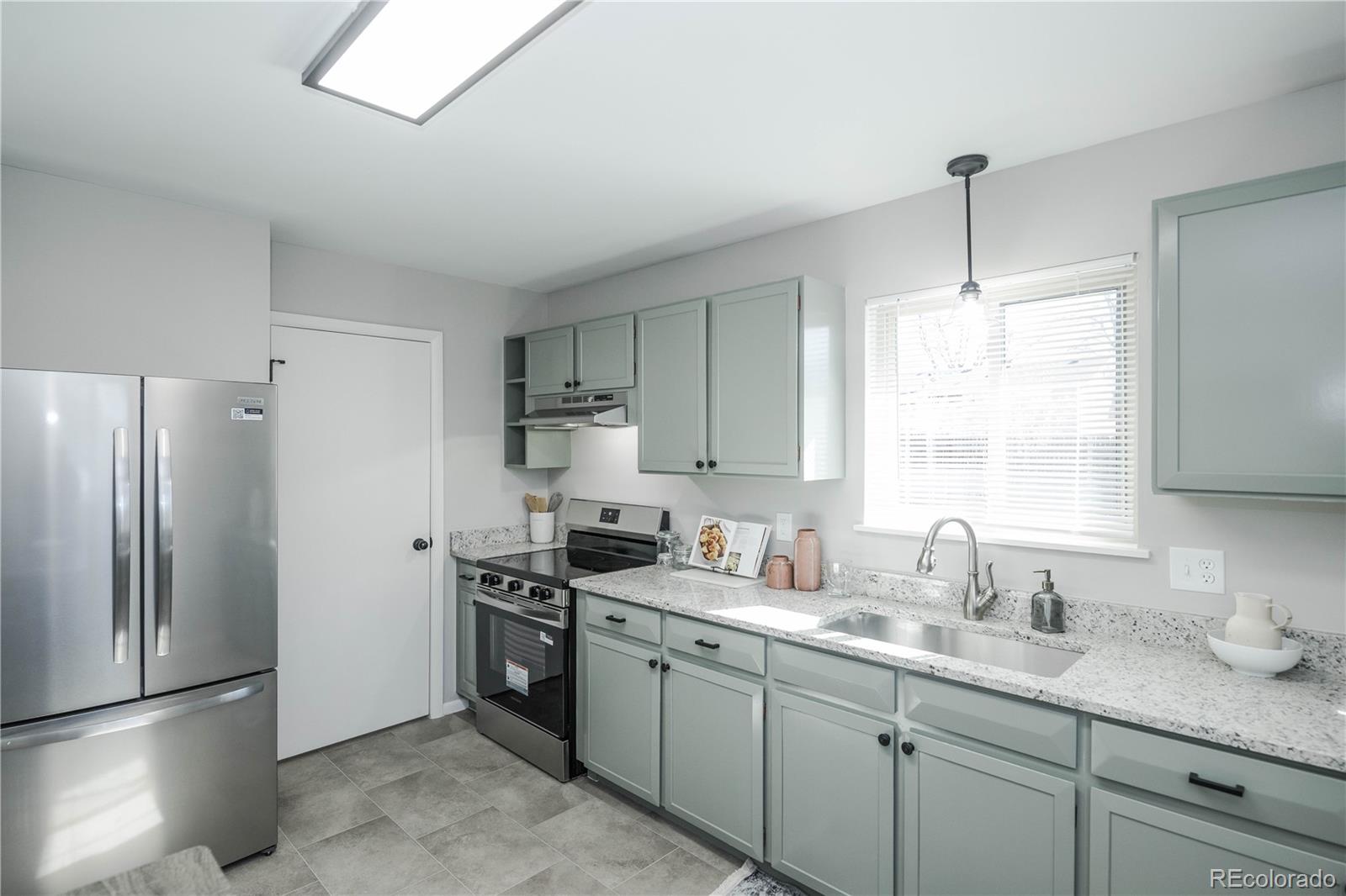 MLS Image #6 for 842 s worchester street,aurora, Colorado