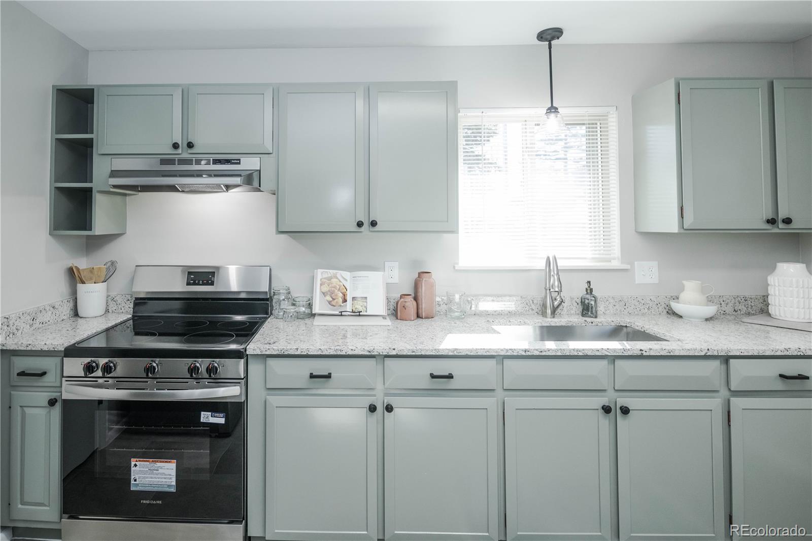 MLS Image #8 for 842 s worchester street,aurora, Colorado