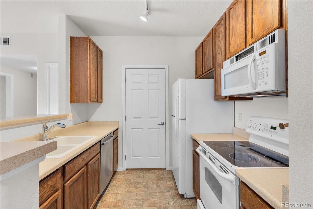 MLS Image #5 for 15700 e jamison drive,englewood, Colorado