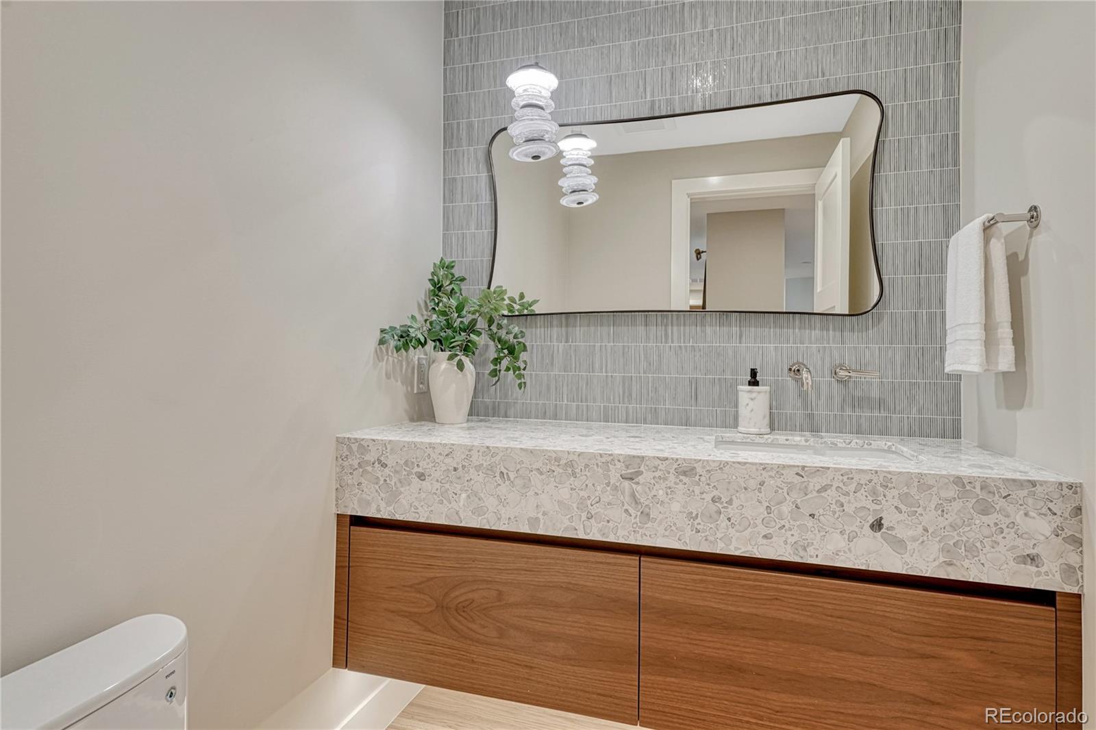 MLS Image #13 for 3080 e flora place,denver, Colorado