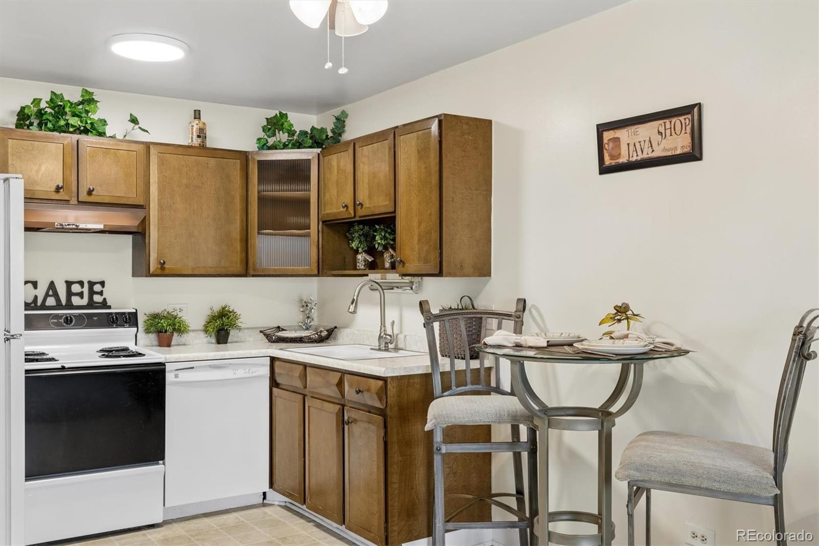 MLS Image #2 for 675 s alton way,denver, Colorado