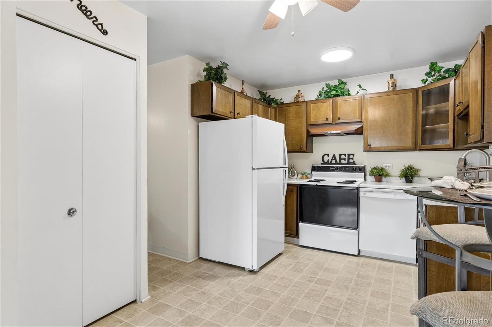 MLS Image #3 for 675 s alton way,denver, Colorado