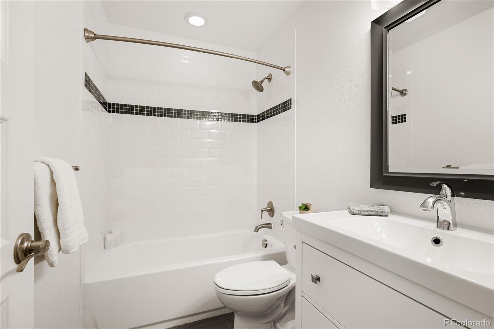 MLS Image #26 for 901  glencoe street,denver, Colorado