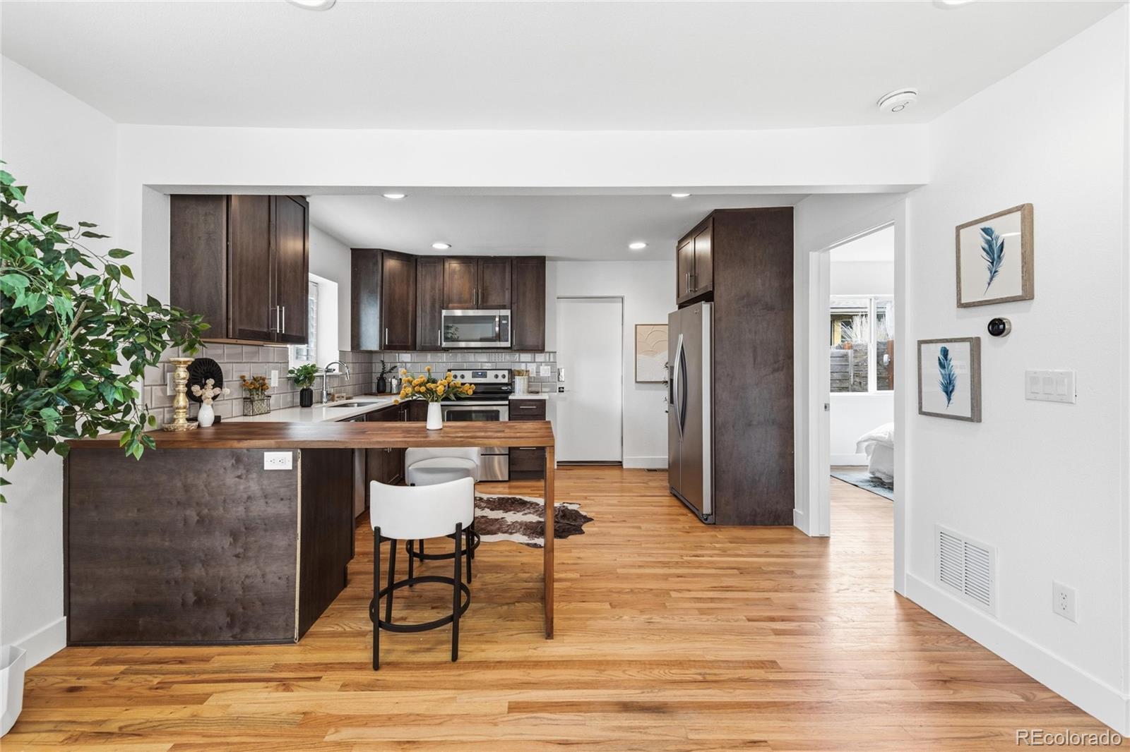 MLS Image #8 for 3127 n saint paul street,denver, Colorado
