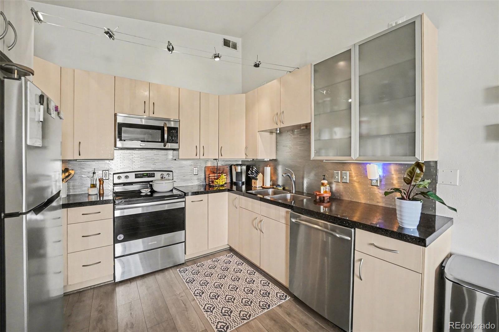 MLS Image #6 for 6922 w 87th way,arvada, Colorado
