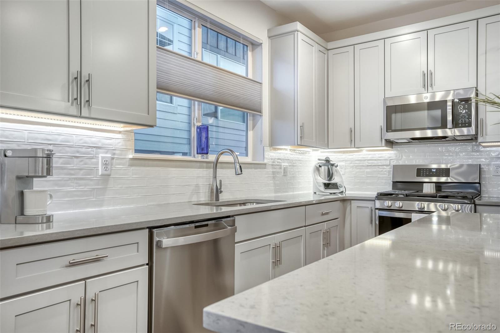 MLS Image #14 for 6127 w 28th court,edgewater, Colorado