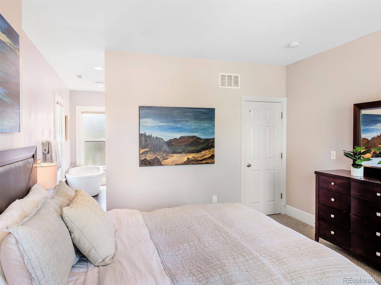MLS Image #14 for 2560  river drive,denver, Colorado