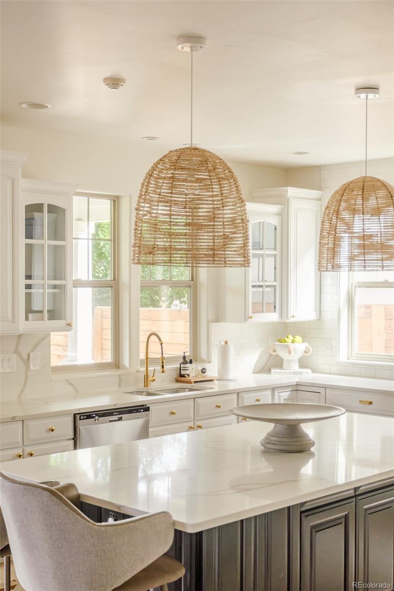 MLS Image #10 for 3050 s bellaire street,denver, Colorado