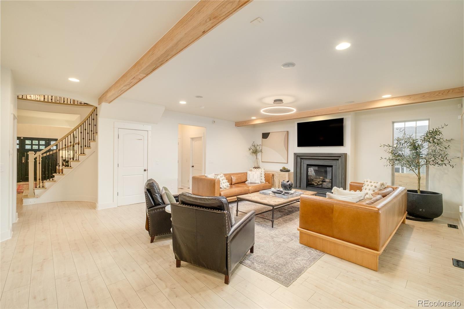 MLS Image #14 for 3050 s bellaire street,denver, Colorado