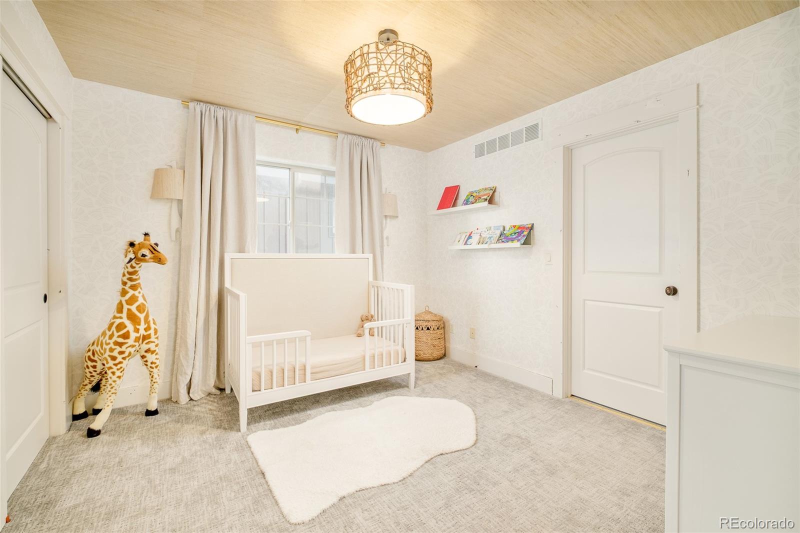 MLS Image #22 for 3050 s bellaire street,denver, Colorado