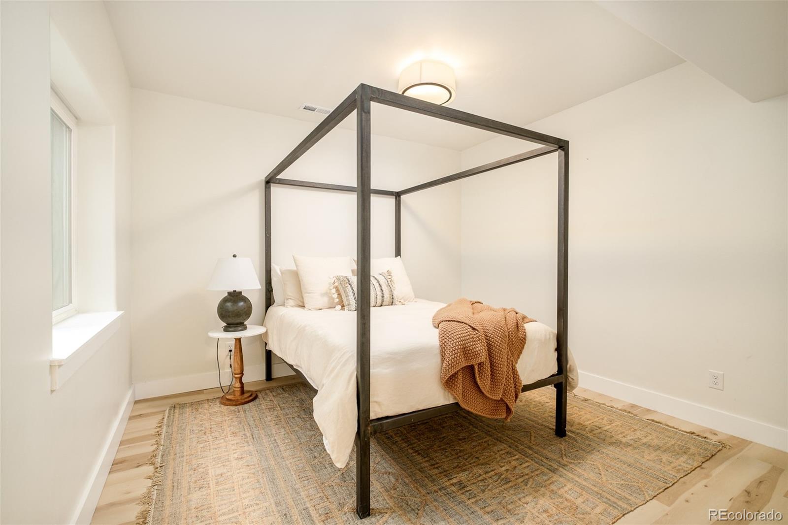 MLS Image #30 for 3050 s bellaire street,denver, Colorado